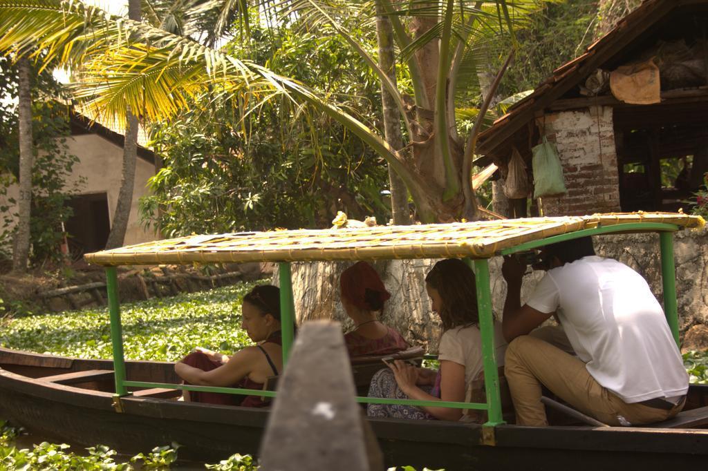 Thoms Beach Homestay Alappuzha Екстер'єр фото
